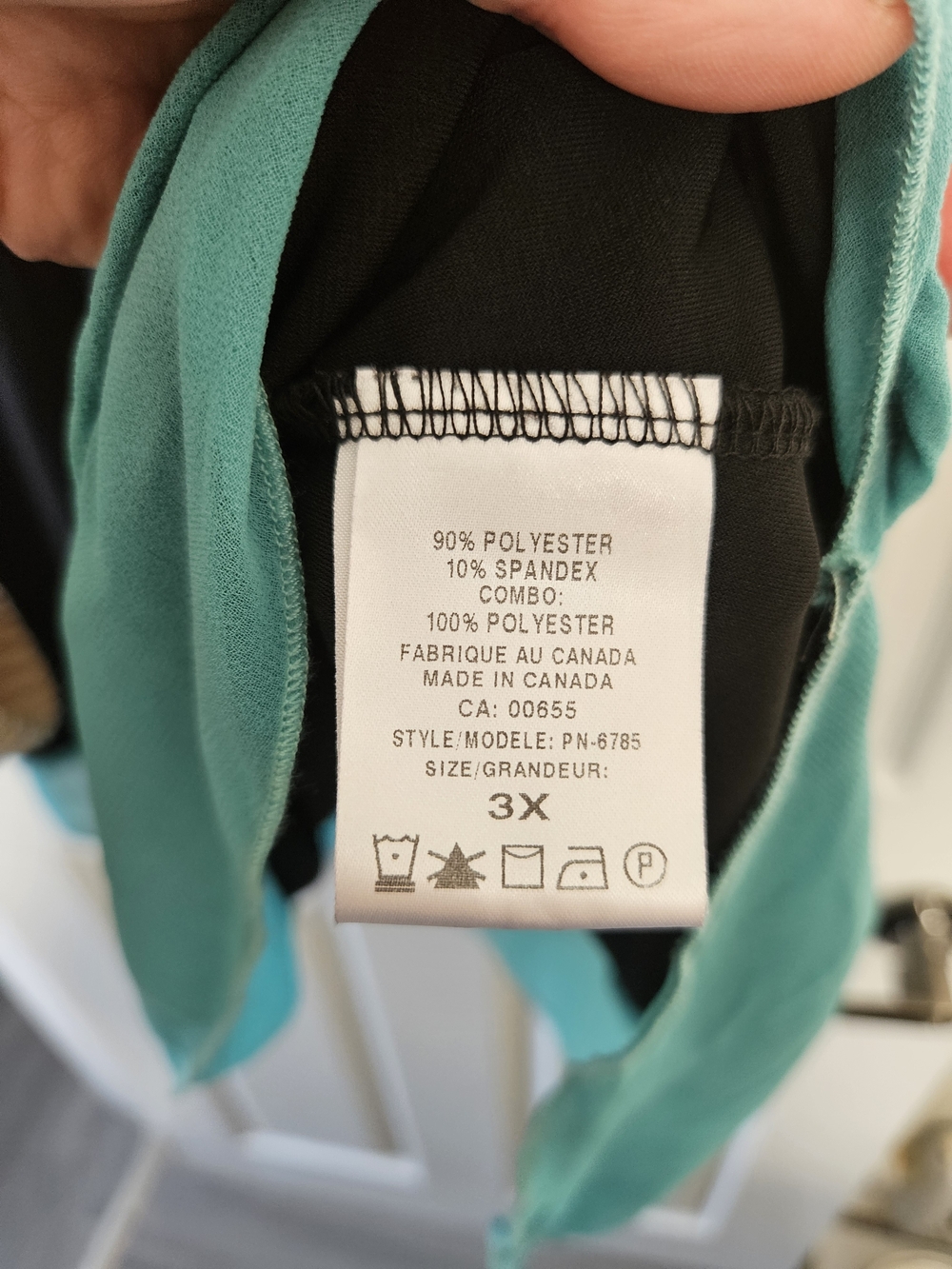 Penningtons Sleeveless Black Top with Teal Trim and Sheer Hem - 3X - Picture 4 of 4